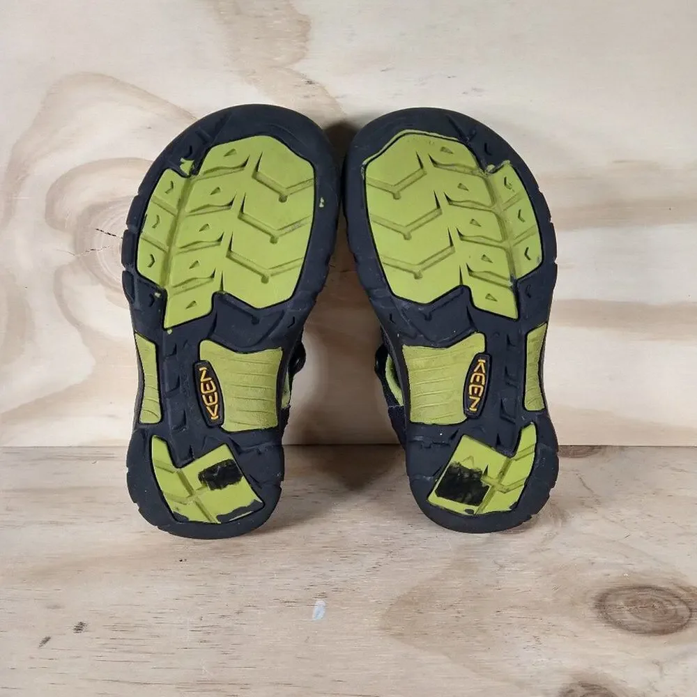 Keen - Newport H2 - Sandals Clogs - Black/Green -Kids Little Unisex - 1 -1009965